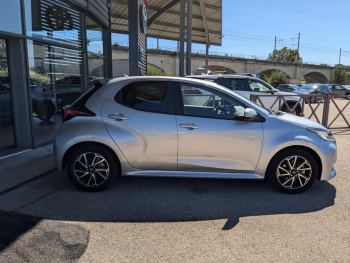 Photo 19 du bon plan TOYOTA Yaris 116h Design 5p MY22 occasion à 19990 €