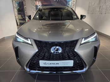 Photo 2 du bon plan LEXUS UX 300h F SPORT Design 2WD MC25 occasion à 31490 €