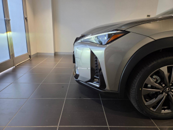 Photo 18 du bon plan LEXUS UX 300h F SPORT Design 2WD MC25 occasion à 31490 €