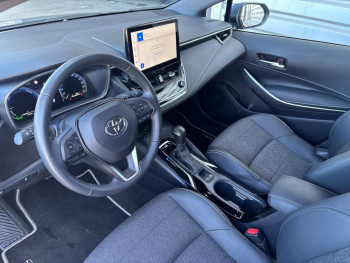 Photo 6 du bon plan TOYOTA Corolla 1.8 140ch Design MY24 occasion à 28490 €