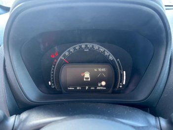 Photo 25 du bon plan TOYOTA Aygo X 1.0 VVT-i 72ch Design S-CVT MY23 occasion à 15290 €