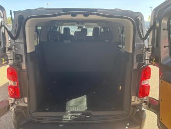 Photo 22 du bon plan TOYOTA ProAce VUL VERSO 2.0L 140 D 4D BVM COMBI PACK NAVI MC2 occasion à 37990 €