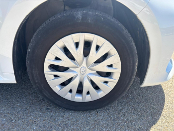 Photo 30 du bon plan TOYOTA Yaris 120 VVT-i Dynamic Business 5p MC24 occasion à 18190 €