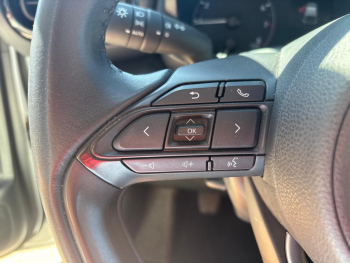 Photo 15 du bon plan TOYOTA Yaris 120 VVT-i Dynamic Business 5p MC24 occasion à 18390 €