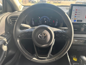 Photo 18 du bon plan TOYOTA Yaris 116h Design 5p MC24 occasion à 20990 €