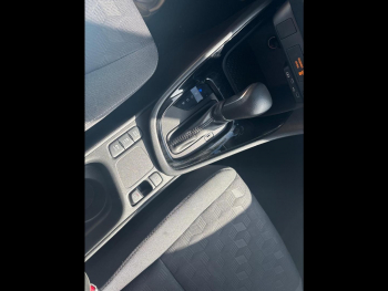 Photo 25 du bon plan TOYOTA Yaris 116h Design 5p MC24 occasion à 20990 €