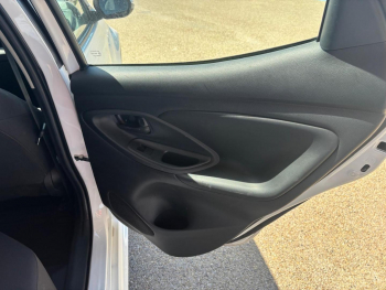 Photo 6 du bon plan TOYOTA Yaris 120 VVT-i Dynamic Business 5p MC24 occasion à 18190 €
