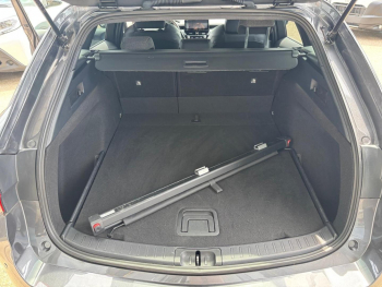 Photo 8 du bon plan TOYOTA Corolla Touring Spt 1.8 140ch Design MY25 occasion à 28990 €