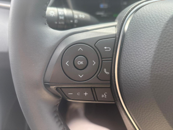 Photo 24 du bon plan TOYOTA Corolla Touring Spt 1.8 140ch Design MY25 occasion à 28990 €