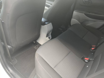 Photo 13 du bon plan HYUNDAI i20 1.0 T-GDi 100ch Hybrid Business DCT-7 occasion à 15490 €