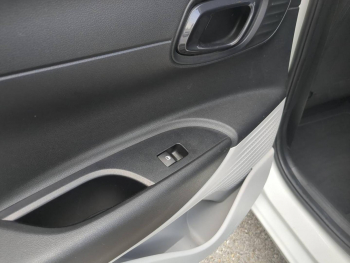 Photo 14 du bon plan HYUNDAI i20 1.0 T-GDi 100ch Hybrid Business DCT-7 occasion à 15490 €