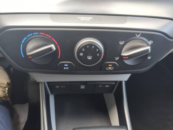 Photo 24 du bon plan HYUNDAI i20 1.0 T-GDi 100ch Hybrid Business DCT-7 occasion à 15490 €