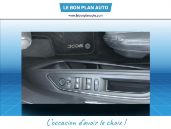 Photo 18 du bon plan NISSAN Qashqai e-POWER 190ch N-Connecta 2022 occasion à 19790 €