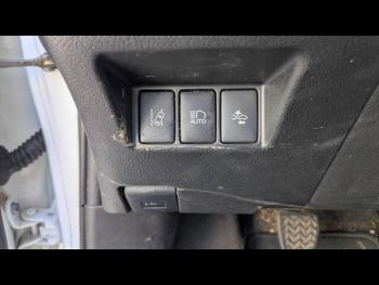 Photo 13 du bon plan TOYOTA Yaris 110 VVT-i France 5p RC18 occasion à 10790 €