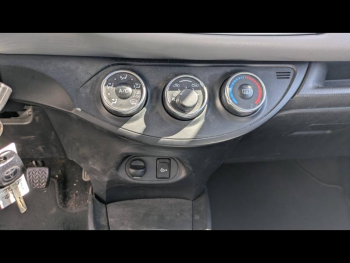 Photo 16 du bon plan TOYOTA Yaris 110 VVT-i France 5p RC18 occasion à 10790 €