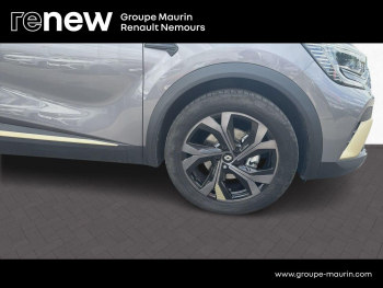 Photo 4 du bon plan RENAULT Captur 1.6 E-Tech hybride 145ch Engineered occasion à 20950 €