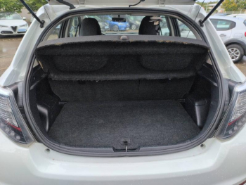 Photo 13 du bon plan TOYOTA Yaris 100 VVT-i Dynamic 5p occasion à 9280 €