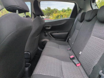 Photo 17 du bon plan TOYOTA Yaris 100 VVT-i Dynamic 5p occasion à 9280 €