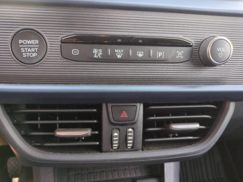 Photo 25 du bon plan FORD Tourneo Courier 1.0 EcoBoost 125ch S&S Active occasion à 25990 €