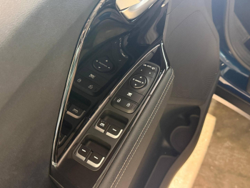 Photo 9 du bon plan KIA Niro 1.6 GDi 105ch ISG + électrique 43.5ch Active DCT6 occasion à 13490 €