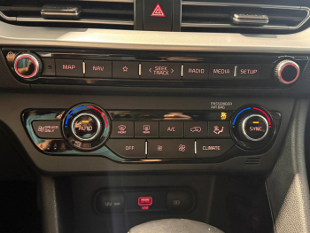 Photo 16 du bon plan KIA Niro 1.6 GDi 105ch ISG + électrique 43.5ch Active DCT6 occasion à 13490 €