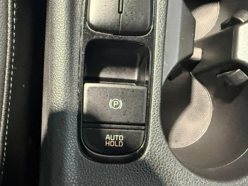 Photo 18 du bon plan KIA Niro 1.6 GDi 105ch ISG + électrique 43.5ch Active DCT6 occasion à 13490 €