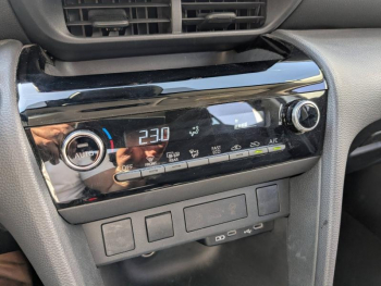 Photo 21 du bon plan TOYOTA Yaris Cross 116h Dynamic MC24 occasion à 22987 €