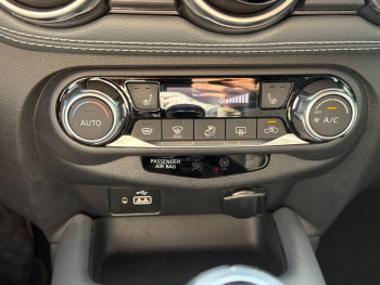 Photo 15 du bon plan NISSAN Juke 1.0 DIG-T 114ch Tekna 2022.5 occasion à 15490 €