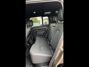 Photo 13 du bon plan LAND-ROVER Defender 110 2.0 P300e X-Dynamic HSE occasion à 121900 €