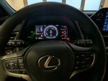 Photo 5 du bon plan LEXUS UX 250h Pack Business 2WD occasion à 24490 €