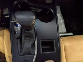 Photo 11 du bon plan LEXUS UX 250h Pack Business 2WD occasion à 24490 €