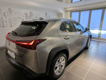 Photo 16 du bon plan LEXUS UX 250h Pack Business 2WD occasion à 24490 €