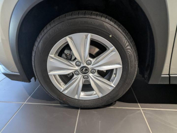 Photo 18 du bon plan LEXUS UX 250h Pack Business 2WD occasion à 24490 €