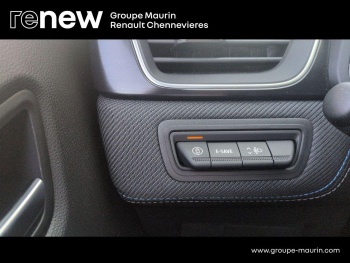 Photo 16 du bon plan RENAULT Captur 1.6 E-Tech full hybrid 145ch esprit Alpine occasion à 29999 €