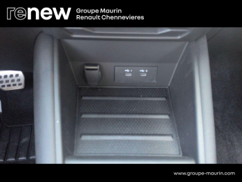 Photo 23 du bon plan RENAULT Captur 1.6 E-Tech full hybrid 145ch esprit Alpine occasion à 29999 €