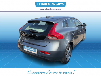 Photo 3 du bon plan VOLVO V40 T2 122ch Momentum Geartronic occasion à 12250 €