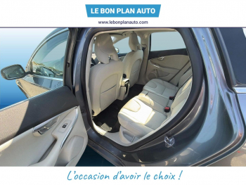 Photo 17 du bon plan VOLVO V40 T2 122ch Momentum Geartronic occasion à 12250 €