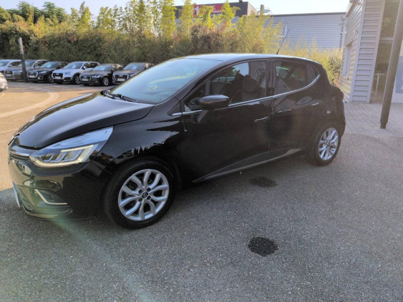 Bon plan RENAULT Clio 1.5 dCi 90ch energy Limited 5p occasion à 9479 €