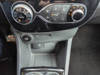 Photo 17 du bon plan RENAULT Clio 1.5 dCi 90ch energy Limited 5p occasion à 9479 €