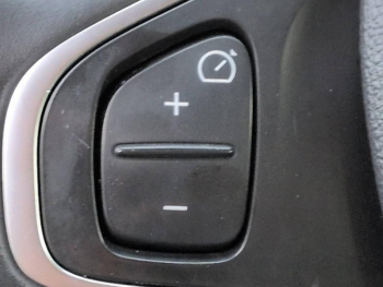 Photo 21 du bon plan RENAULT Clio 1.5 dCi 90ch energy Limited 5p occasion à 9479 €