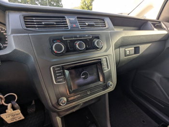 Photo 17 du bon plan VOLKSWAGEN Caddy Van VUL 2.0 TDI 102ch Business Line occasion à 13589 €