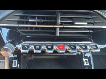 Photo 13 du bon plan PEUGEOT 2008 1.2 PureTech 130ch S&S Allure Pack EAT8 occasion à 14990 €