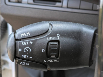 Photo 21 du bon plan PEUGEOT 5008 1.2 PureTech 130ch S&S Style occasion à 13980 €