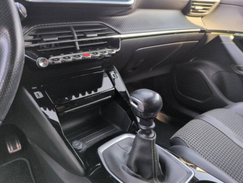 Photo 24 du bon plan PEUGEOT 2008 1.5 BlueHDi 110ch S&S GT occasion à 16979 €