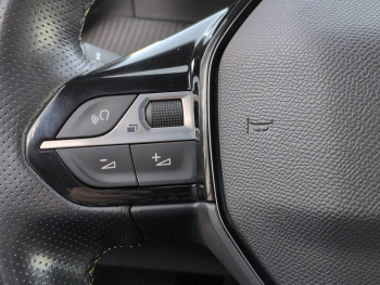 Photo 25 du bon plan PEUGEOT 2008 1.5 BlueHDi 110ch S&S GT occasion à 16979 €