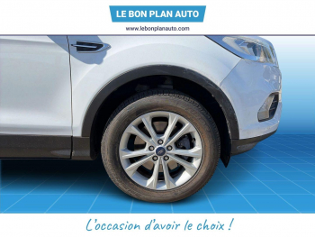 Photo 7 du bon plan FORD Kuga 1.5 TDCi 120ch Stop&Start Titanium 4x2 occasion à 13980 €