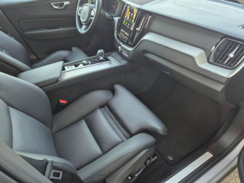 Photo 22 du bon plan VOLVO XC60 T6 Hybride Rechargeable 253 + 145ch Ultra Style Chrome Geartronic 8 AWD occasion à 49900 €