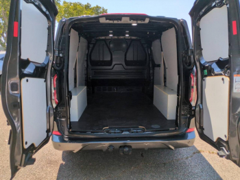 Photo 20 du bon plan FORD Transit Custom Fg VUL 320 L1H1 2.0 EcoBlue 170ch Sport BVA8 occasion à 40990 €