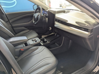 Photo 12 du bon plan FORD Mustang Mach-E 269ch Standard Range 72,6kWh Mach-E Propulsion occasion à 34700 €