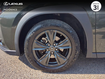 Photo 4 du bon plan LEXUS UX 250h Luxe 2WD occasion à 30990 €